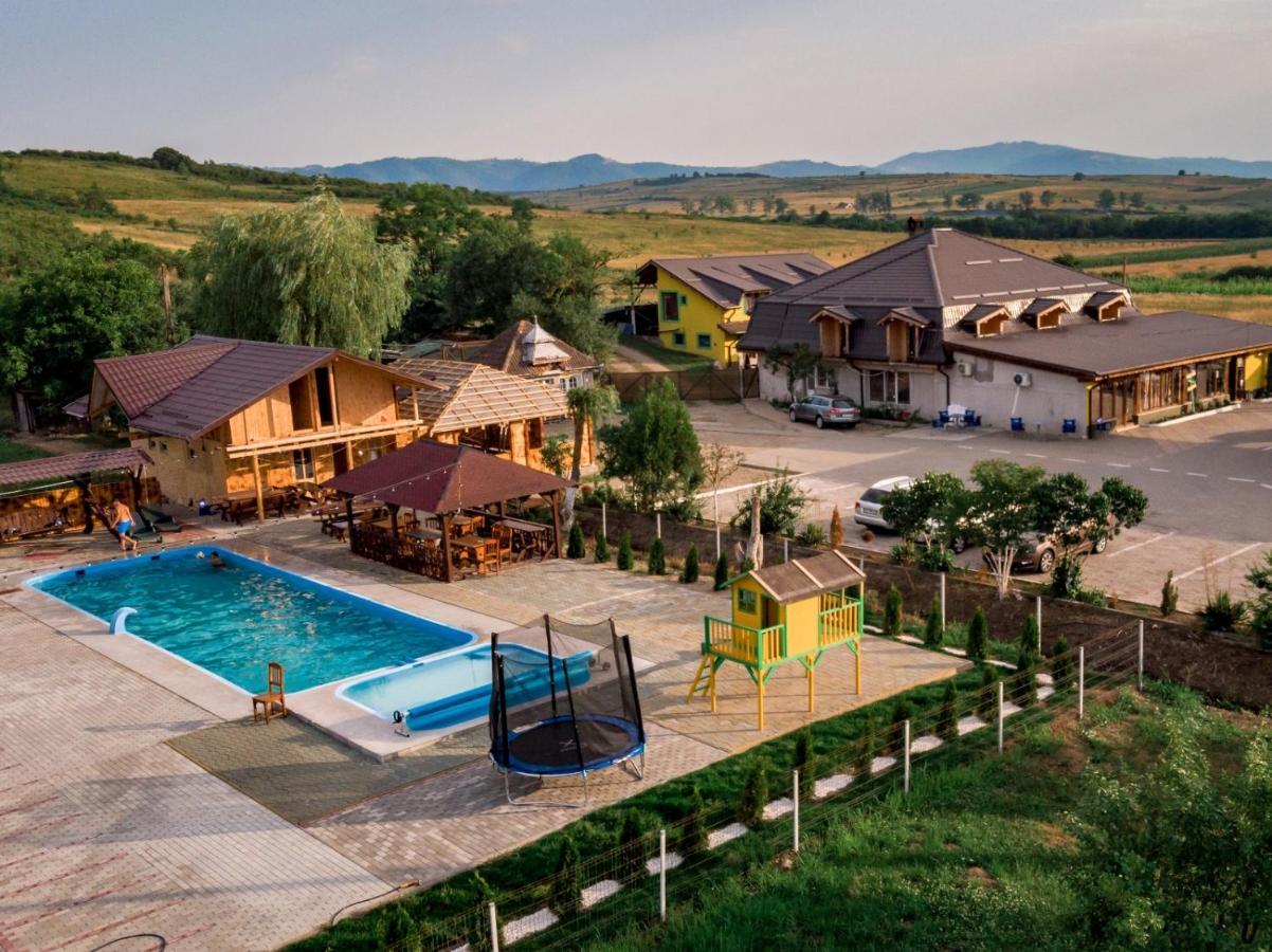 Complex Stefanesti Hotel Bozovici Luaran gambar